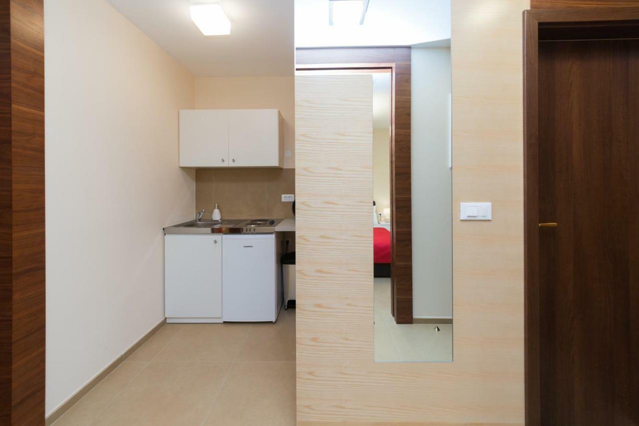 Main Street Apartman *